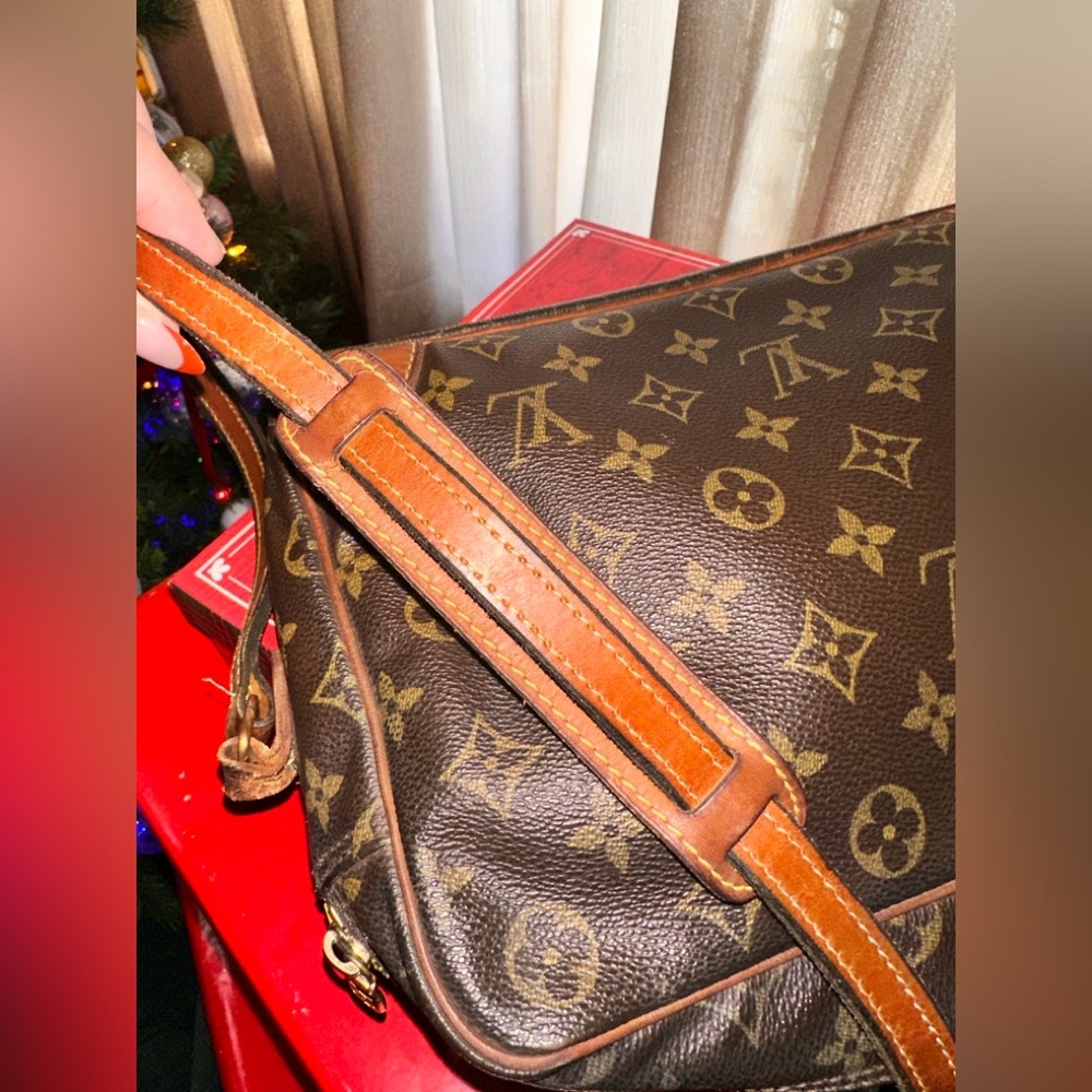 Louis Vuitton Brown Monogram Messenger Bag - Picture 14 of 17